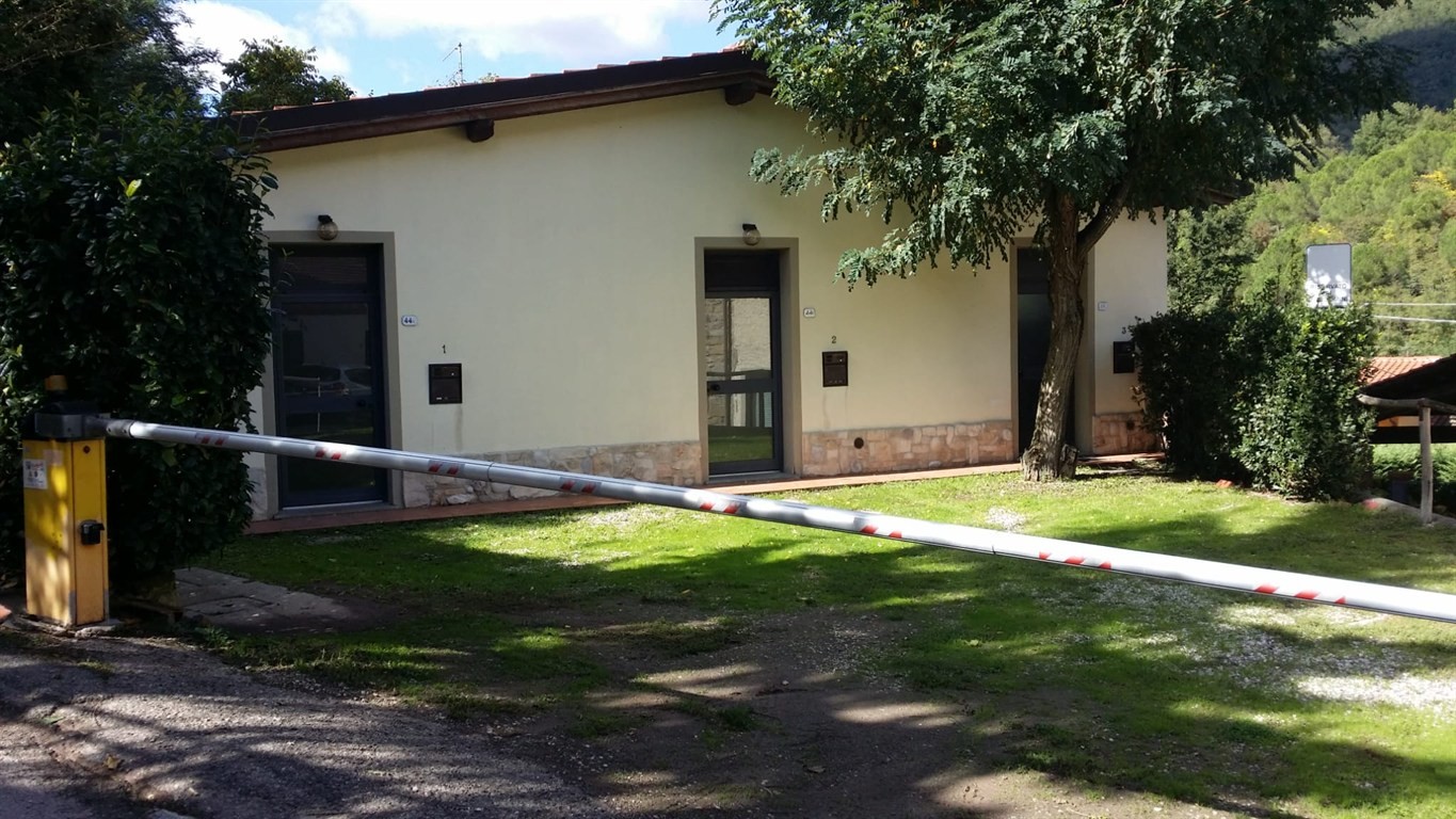 VILLORE (VICCHIO) AFFITASI BILOCALE CON TERRAZZA COPERTA
