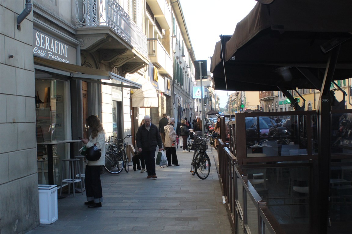 GIOBERTI AFFITTASI FONDO COMMERCIALE PRIMA PARTE BECCARIA.