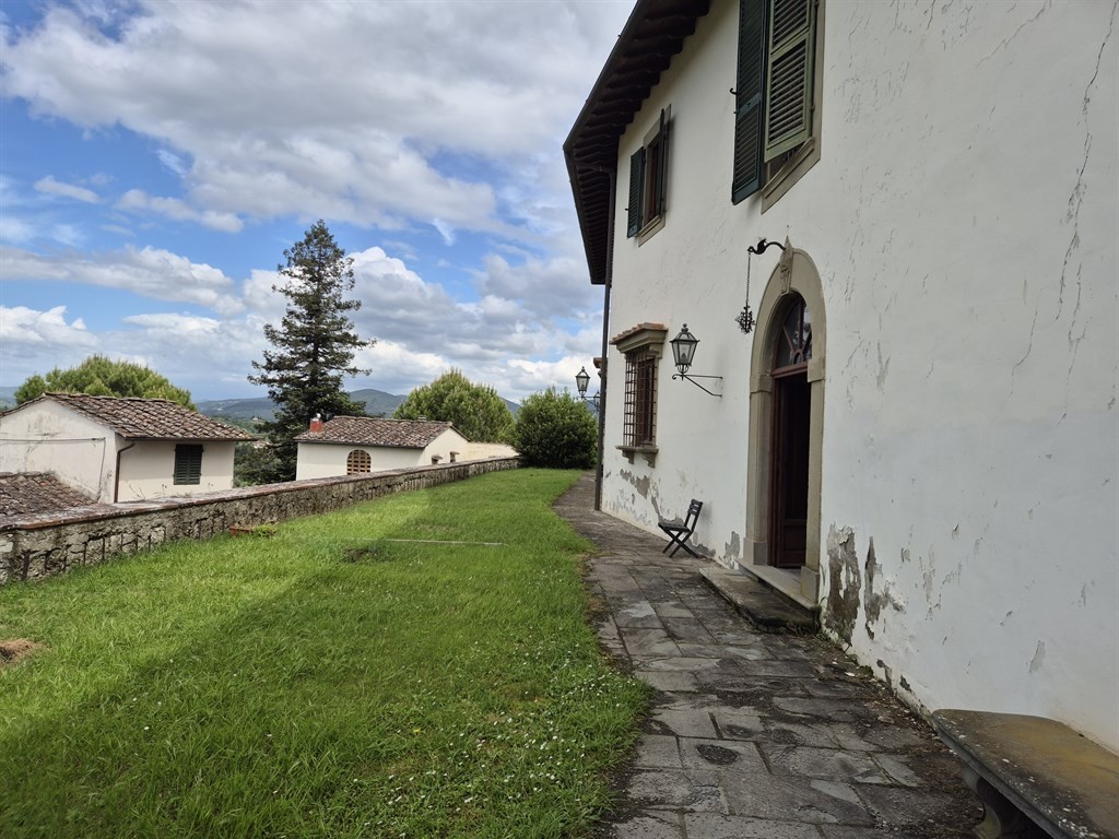 VENDESI IN VILLA APPARTAMENTO VIA DI VACCIANO