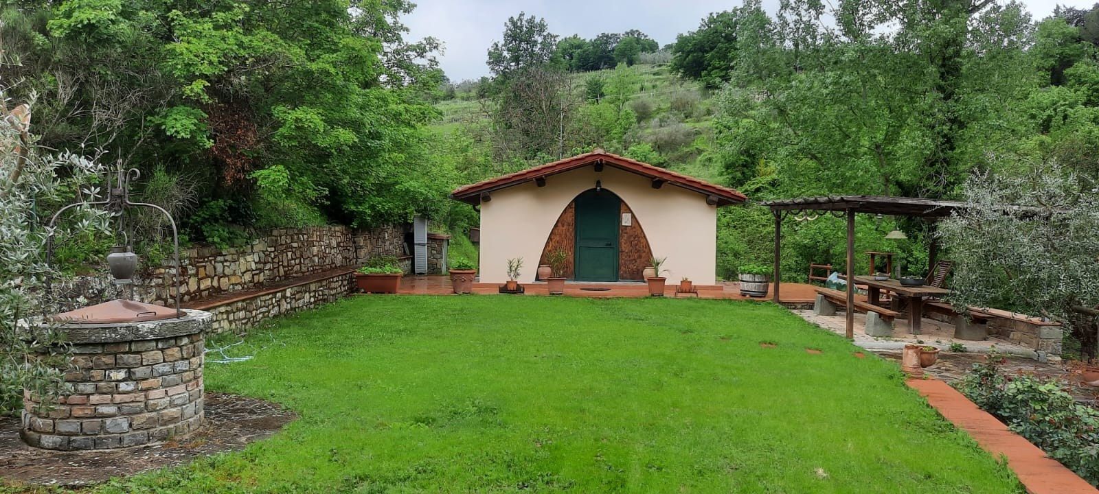 ANNESSO RURALE CON TERRENO A MONTEFIORALLE