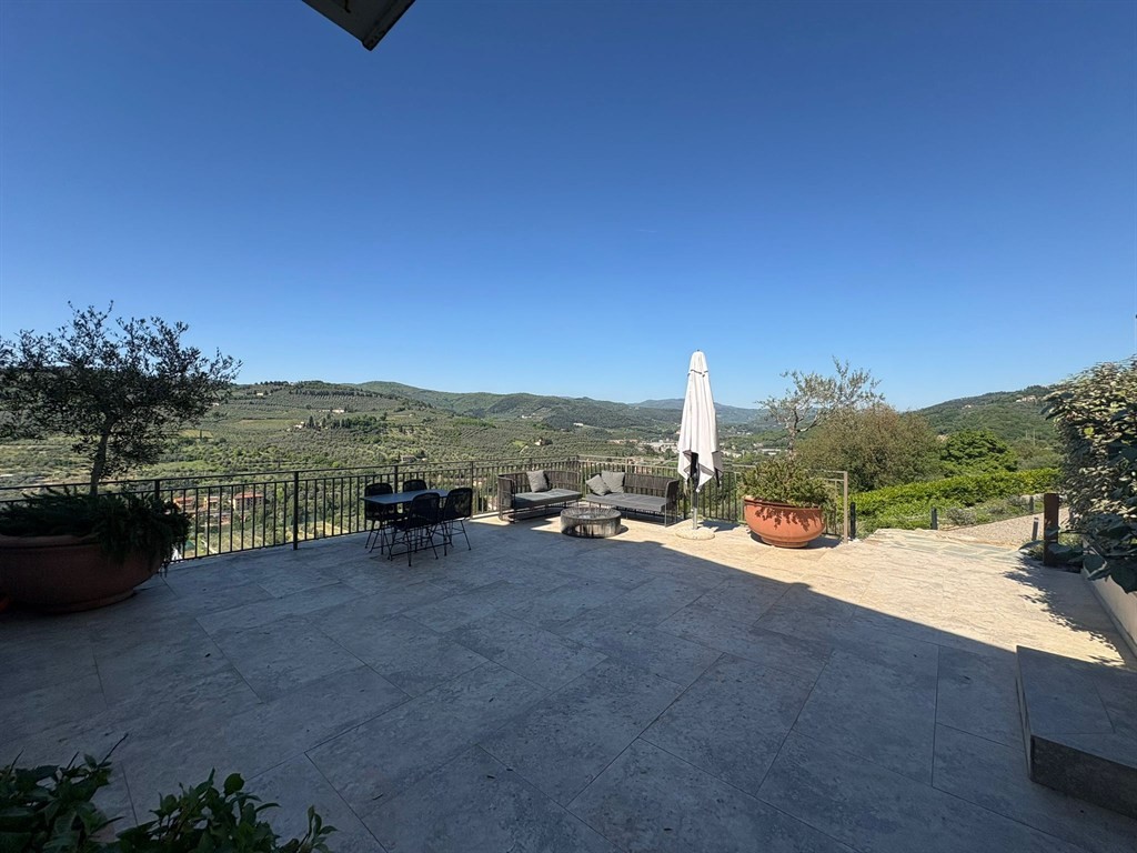 AFFITTASI ZONA VILLAMAGNA   2 KM CENTRO SPORTIVO FIORENTINA 3 ENTRATA AUTOSTRADA FIRENZE SUD PANORAMA SU FIRENZE