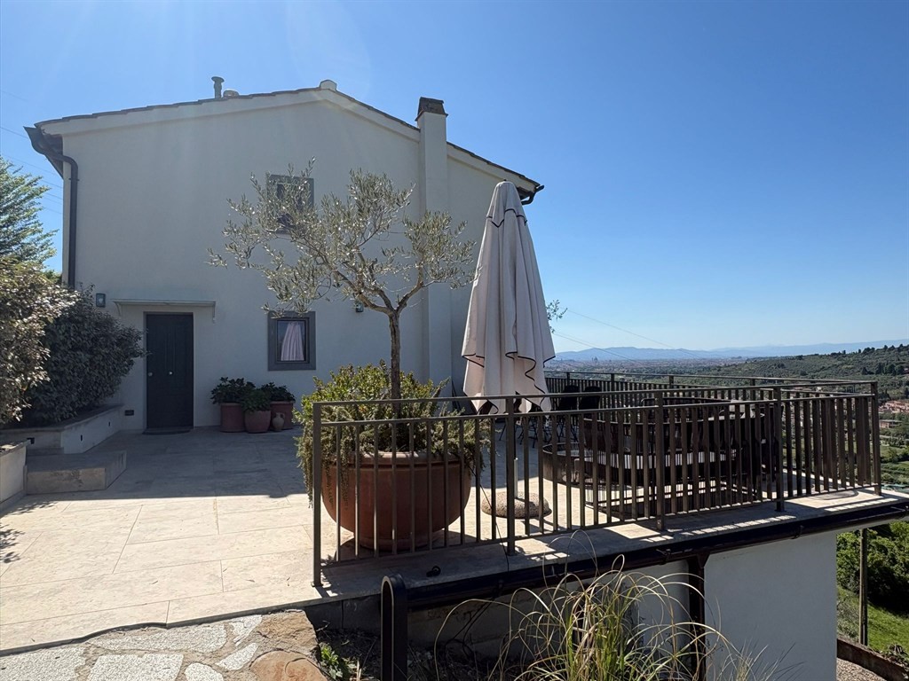 AFFITTASI ZONA VILLAMAGNA   2 KM CENTRO SPORTIVO FIORENTINA 3 ENTRATA AUTOSTRADA FIRENZE SUD PANORAMA SU FIRENZE