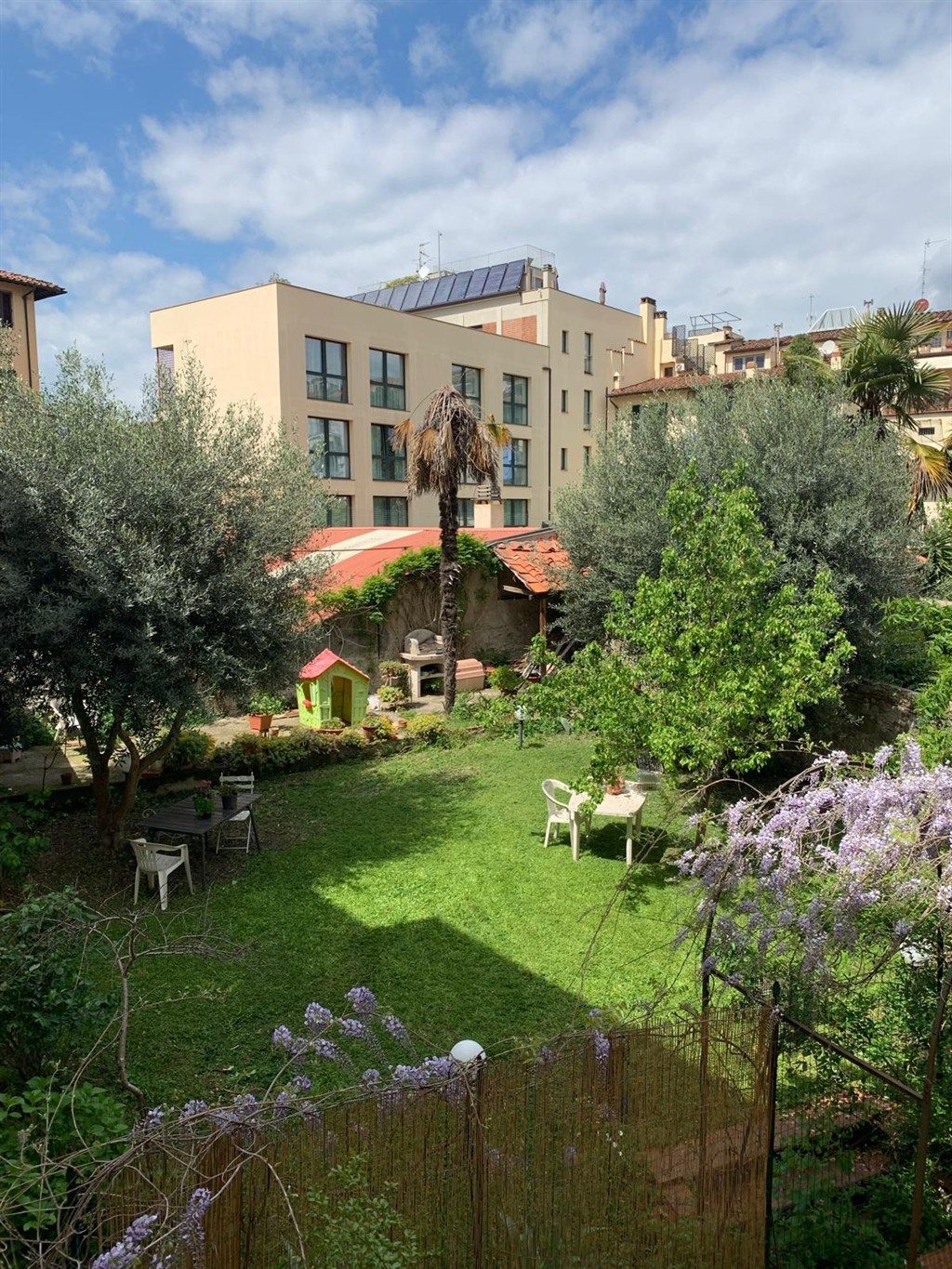 VENDESI APPARTAMENTO DI 141 MQ CON GIARDINO DI 200 MQ VIA SCIALOIA