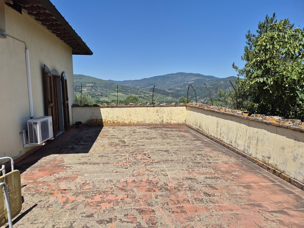 PERFETTA VILLA RURALE SULLE COLLINE DI RUFINA